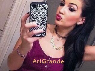 AriGrande