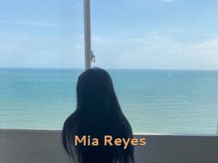 Mia_Reyes